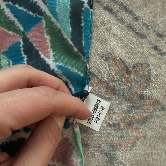 Geometric Patterned Scarf - Picture 3 of 5